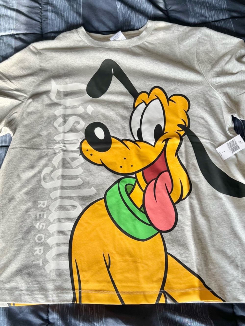 Disneyland Pluto shirt large